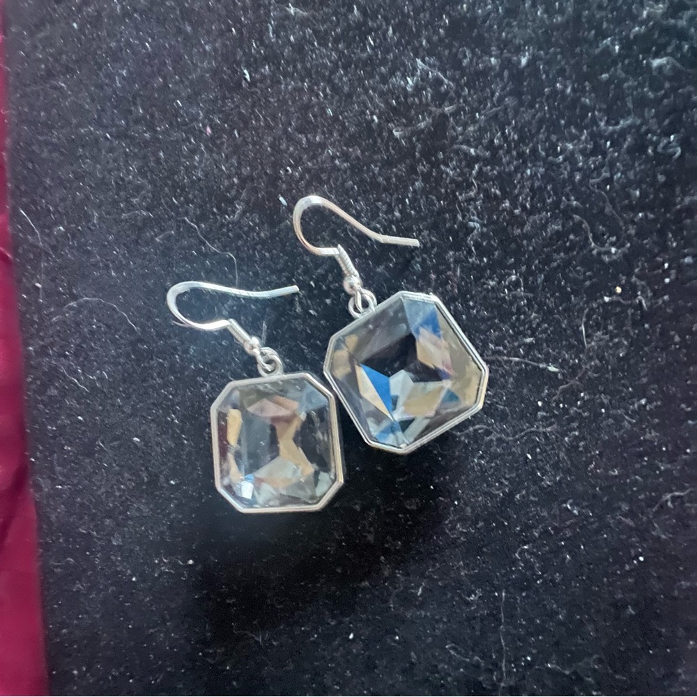 Earrings with beautiful crystal look